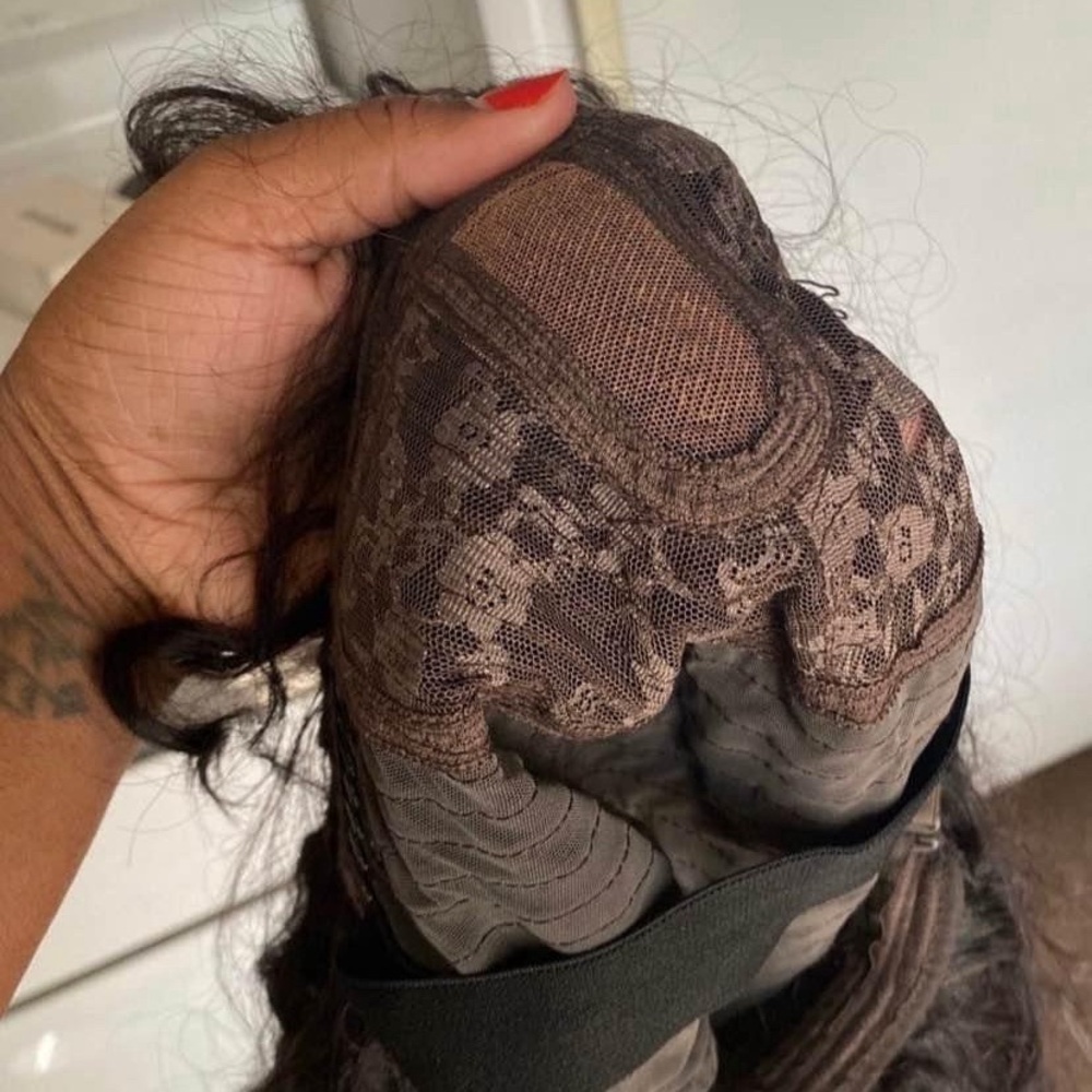 Lace wig - Picture 4 of 5